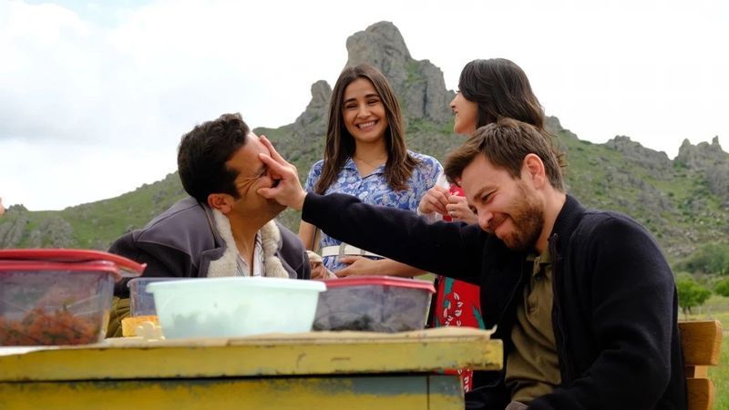 TRT’nin aile dizisi Gönül Dağı'ndan yıkan haber! Kilit isim sete veda etti! Senaryo değişti! 4