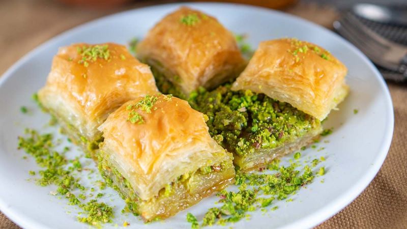 Yılların Gaziantep baklavası böyle fiyat görmedi! Havaalanında bir dilim baklavanın fiyatını görenler şaşkına döndü 1