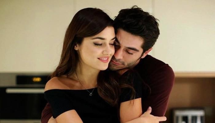 Hande Erçel’li İki Yabancı dizisine Masumlar Apartmanı’nın yıldız ismi de katıldı! 2