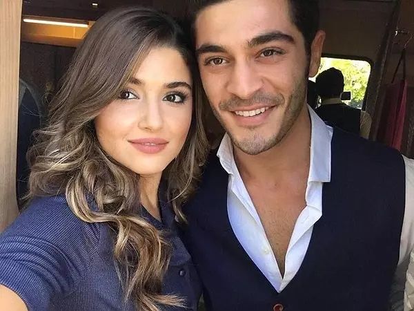 Hande Erçel’li İki Yabancı dizisine Masumlar Apartmanı’nın yıldız ismi de katıldı! 1
