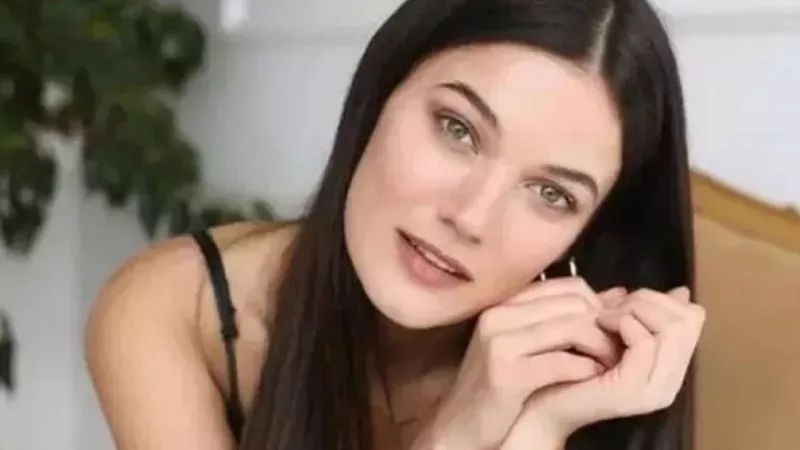Pınar Deniz yine kafaları karıştırdı: Gözyaşlarına hâkim olamadı! Kaan Yıldırım’dan evlilik teklifi mi aldı? O paylaşıma yorum yağdı 3