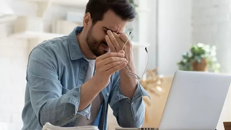 Gözlerdeki bu tehlikeye dikkat: Göz yorgunu olabilirsiniz! Göz yorgunluğunu geçirmek için.. 2