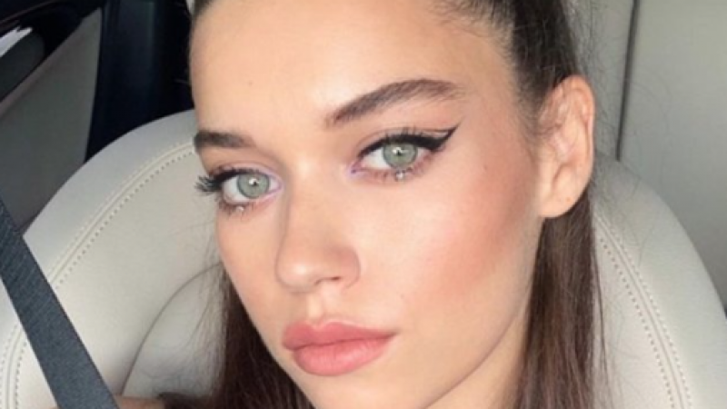 Afra Saraçoğlu’nun güzelliğini kimden aldığı belli oldu! Annesini görenler ablası sanıyor 2