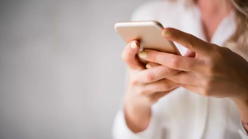 Kapış kapış gidecek: Fiyatı yarı yarıya düşen akıllı telefonlar belli oldu! İşte o merak edilen vergisiz telefon modelleri… 3