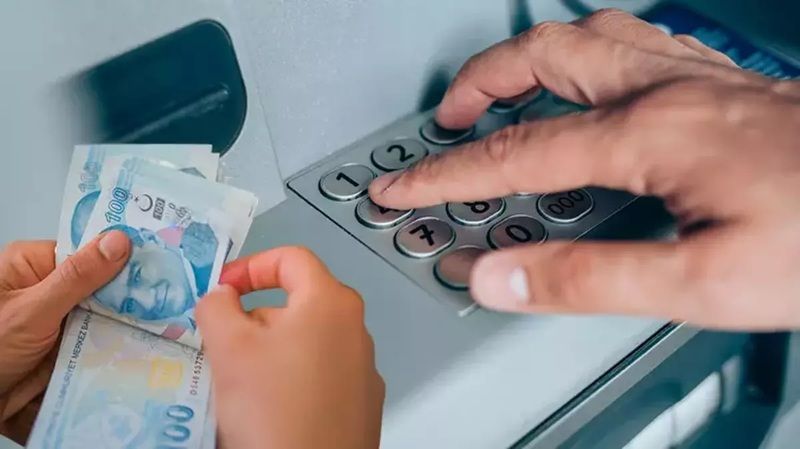 Acil nakit arayanlara dev fırsat: Akbank 50 bin TL Direkt Kredi hesaplama... Düşük faizle ödeme kolaylığı 3