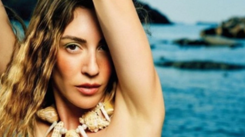 2 çocuk annesi Sinem Kobal’ın tatil pozları görenleri mest etti: “Eskisinden daha fit!” 2