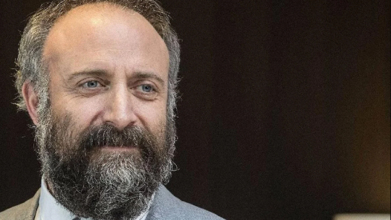 Halit Ergenç’in eski eşi de ünlü bir oyuncuymuş! Meğer Seksenler dizisinde… 1
