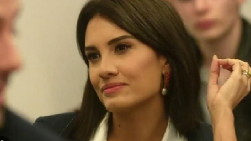 Halit Ergenç’in eski eşi de ünlü bir oyuncuymuş! Meğer Seksenler dizisinde… 3