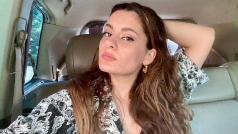 Atiye’den karnı burnunda poz geldi, ikinci bebeğinin cinsiyetini ve ismini açıkladı: “Normal doğum yapacağım” 3