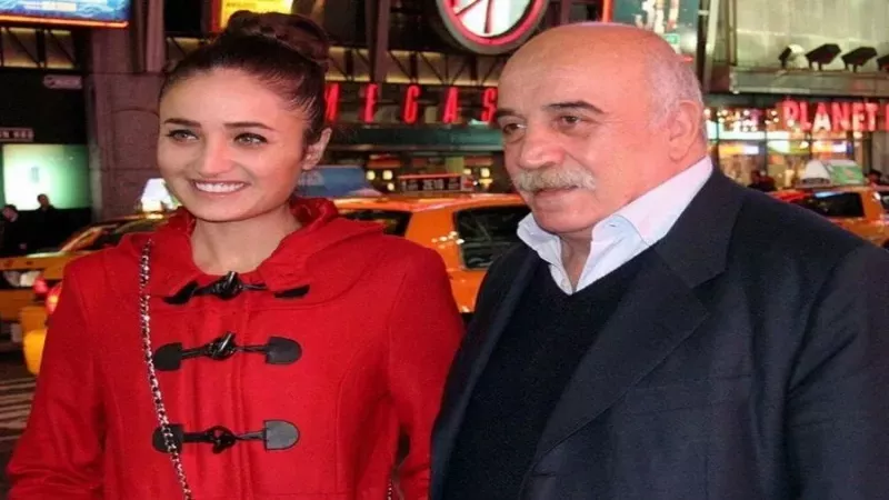 Kurtlar Vadisi'nin başrolünün kızı görenleri şok etti: Meğer babasından meşhurmuş! Birçok dizide… 1