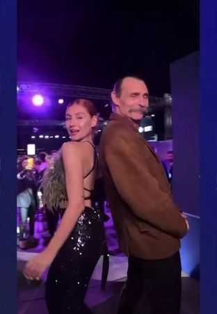 Behzat Ç. ile tanınan Erdal Beşikçioğlu kızıyla galada görüntülendi! Baba kızın benzerliği görenleri şaşırttı! Meğer ortak projede… 1