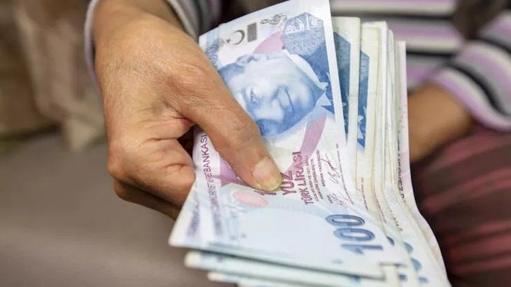 Gaziantep’te 7.500 TL’den az emekli maaşı alanlar: Bu sabah hesaplara yattı! O banka sms ile başvurana 10 bin TL’ye kadar nakit dağıtmaya başladı! 1
