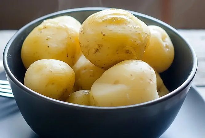 Patatesi asla böyle haşlamayın! Tüm besin değeri yok olup gidiyor… 2