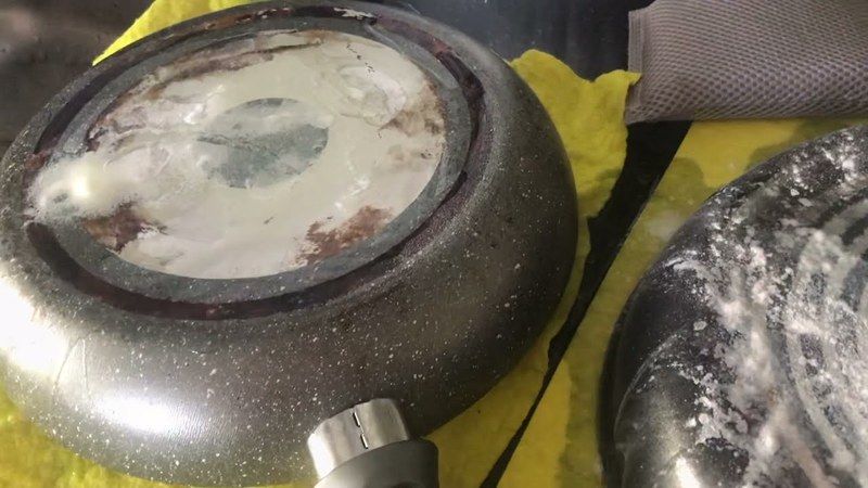 Bilmeden Çöp diye atıyorduk - Oysa yanmış tavayı pırıl pırıl yapıyor 3