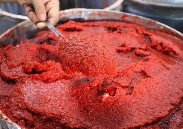 Bu Salça tarifi Başka.... Odun Ateşi ve Bakır Tencerede yapılan salçanın püf noktası 3