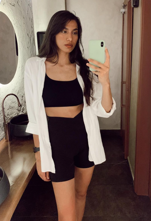 MasterChef Cemre Uyanık'ın Instagram Pozları Görenleri Büyüledi 2