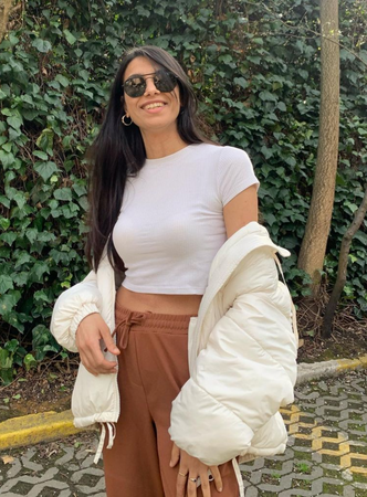 MasterChef Cemre Uyanık'ın Instagram Pozları Görenleri Büyüledi 4