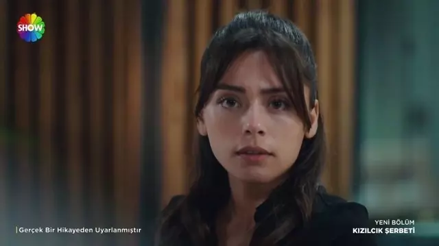 Kızılcık Şerbeti'nde Tansiyon Tavan Yaptı! Aile Yemeği Sosyal Medyayı Salladı! 3