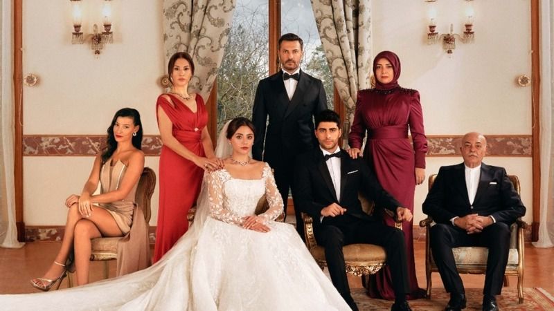Kızılcık Şerbeti'nde Tansiyon Tavan Yaptı! Aile Yemeği Sosyal Medyayı Salladı! 1