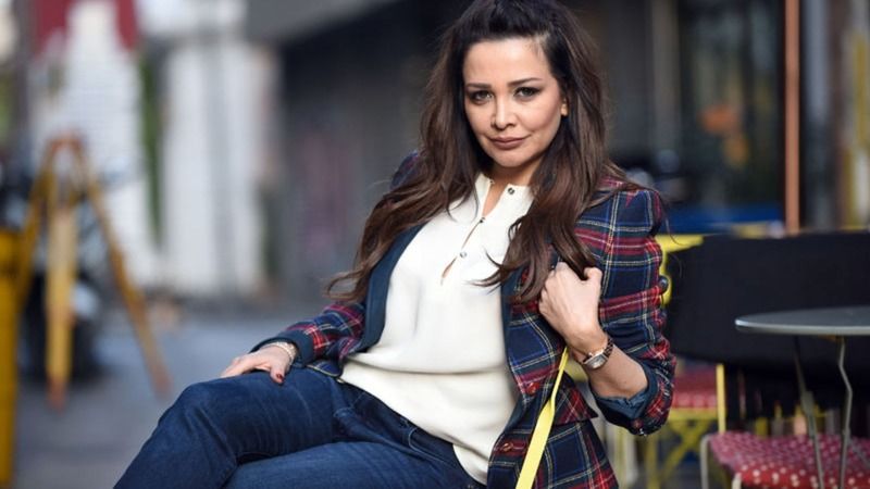 Evrim Akın Göz Ameliyatıyla Kameraların Karşısına Çıktı! 1