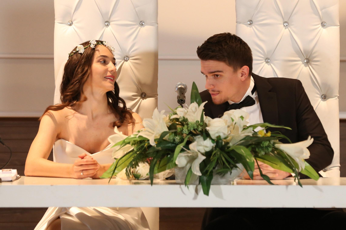 "Üç Kız Kardeş": Yolları Ayıran Ama Yaralarını Birlikte Saran Kardeşler 3