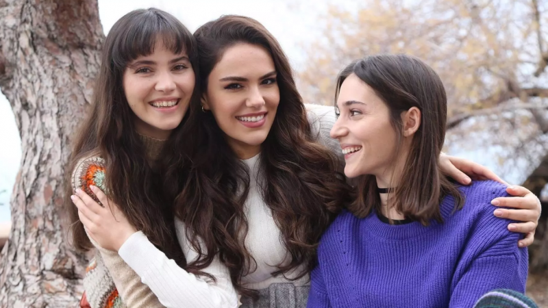 "Üç Kız Kardeş": Yolları Ayıran Ama Yaralarını Birlikte Saran Kardeşler 2