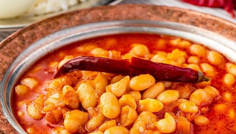 Kuru fasulyeye lezzet katan baharat... Üstelik yemeğin erimesini de önlüyor! 4