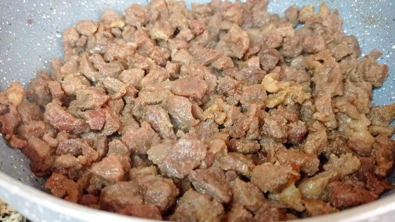 Et pişirirken böyle pişirmiyorsanız lezzeti unutun! Usta aşçıların tekniğiyle et kavurma tarifi... 2