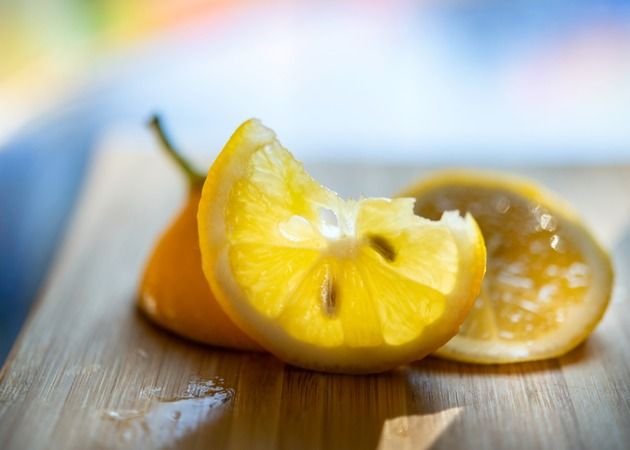 Limonun bilinmeyen etkisi! Koltuk altına sürmeniz yeterli oluyor... 2