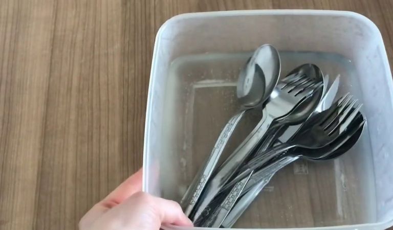 Kararan çatal ve kaşıkları ilk günkü hâline dönüştüren o karışım! Denemelisiniz... 2