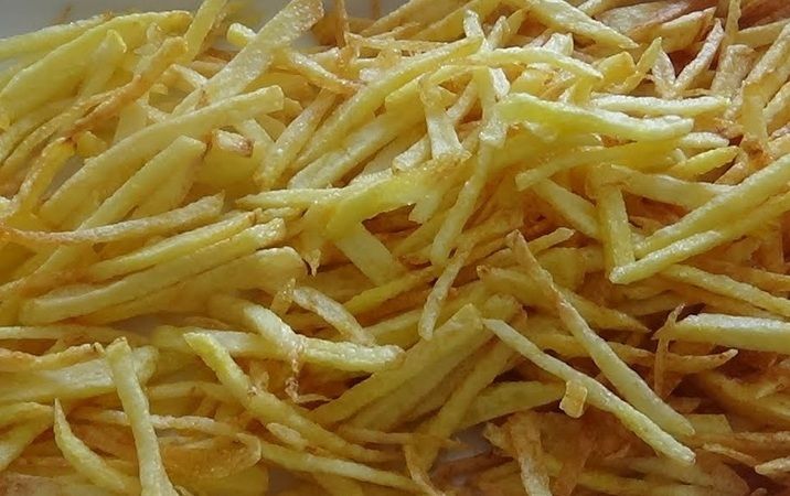 Lokantalar bu işi iyi biliyor! Patatesi çıtır çıtır yapıyor! Kızartma yağına 1 kaşık koyun yeter... 3