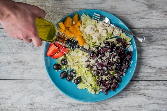 Zeytinyağı diye zehir tüketmeyin! Zeytinyağındaki hileyi anlamanın kolay yolu... 6