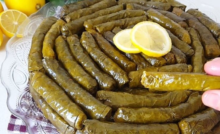 Konyalı ev hanımlarının sırrıymış! Yaprak sarmaya lezzet katan tüyo 2