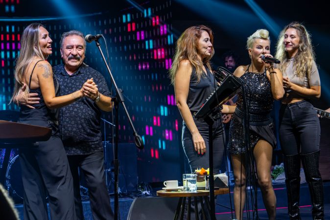 Ümit Besen ve Pamela SÜPER İKİLİ KIBRIS’TA 1