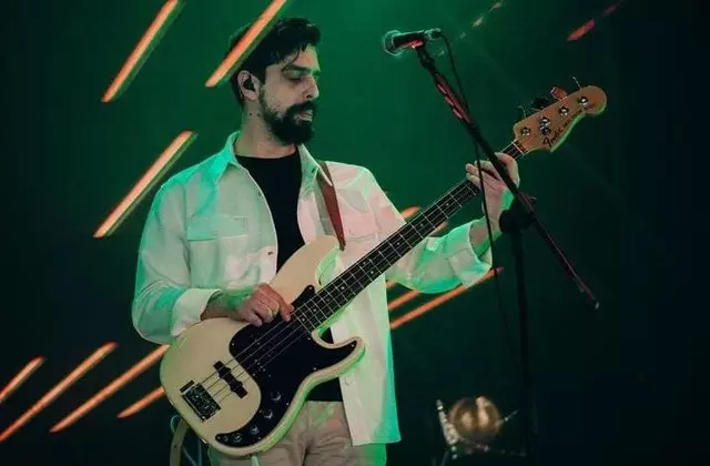 Yüzyüzeyken Konuşuruz Grubunun Gitaristi Şiddet İddiasıyla Gündemde! 3