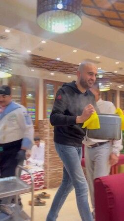 CZN Burak'tan Görenler Gözlerine İnanamadı: Saçlarını Sıfıra Vurdurdu! 3