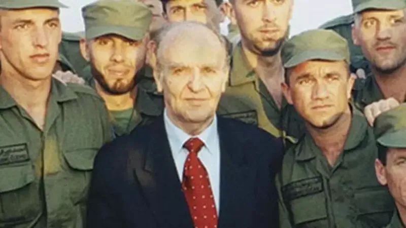 Bilge Kral Aliya İzzetbegoviç: Bağımsız Bosna'nın İlham Veren Mimarının Destansı Hayatı 3