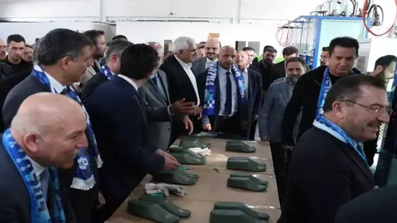 Acun Ilıcalı'dan Sürpriz Hamle: Erzurum'da Terlik Fabrikası! 5