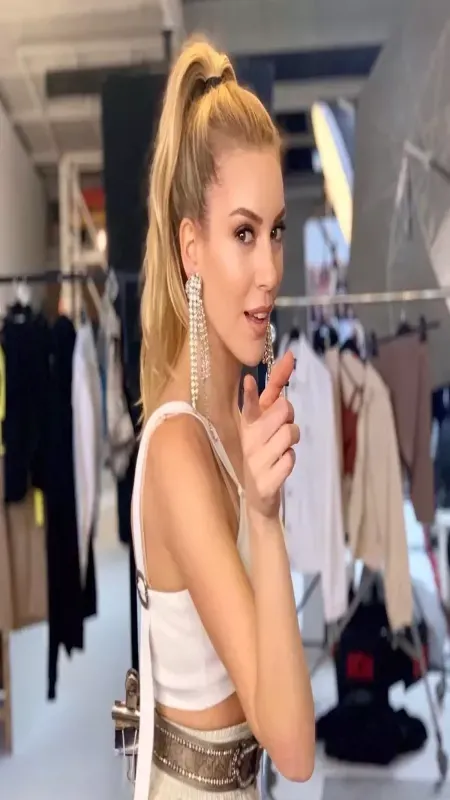 Sinem Kobal'dan Selena İtirafı: "Hala 'Selena' Diye Çağırıyorlar" 1
