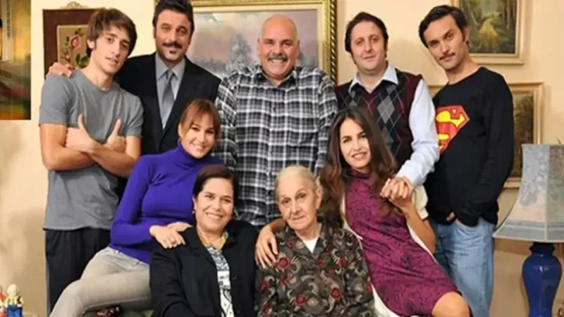 "Geniş Aile" Efsanesinin Ardındaki Kalem: Senarist Cüneyt İnay'dan Açıklamalar! 1