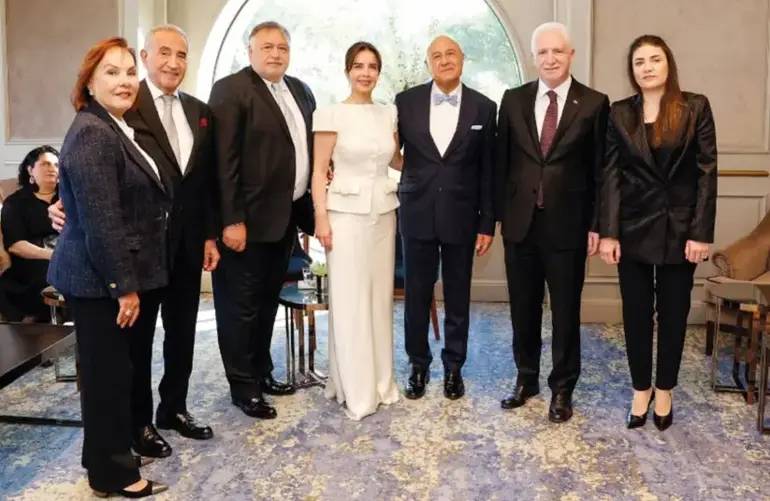 Gaziantep Bu Nişana Akın Etti! The Ritz-Carlton'daki Sürpriz Nişan Töreni Türkiye'nin Gündeminde 2