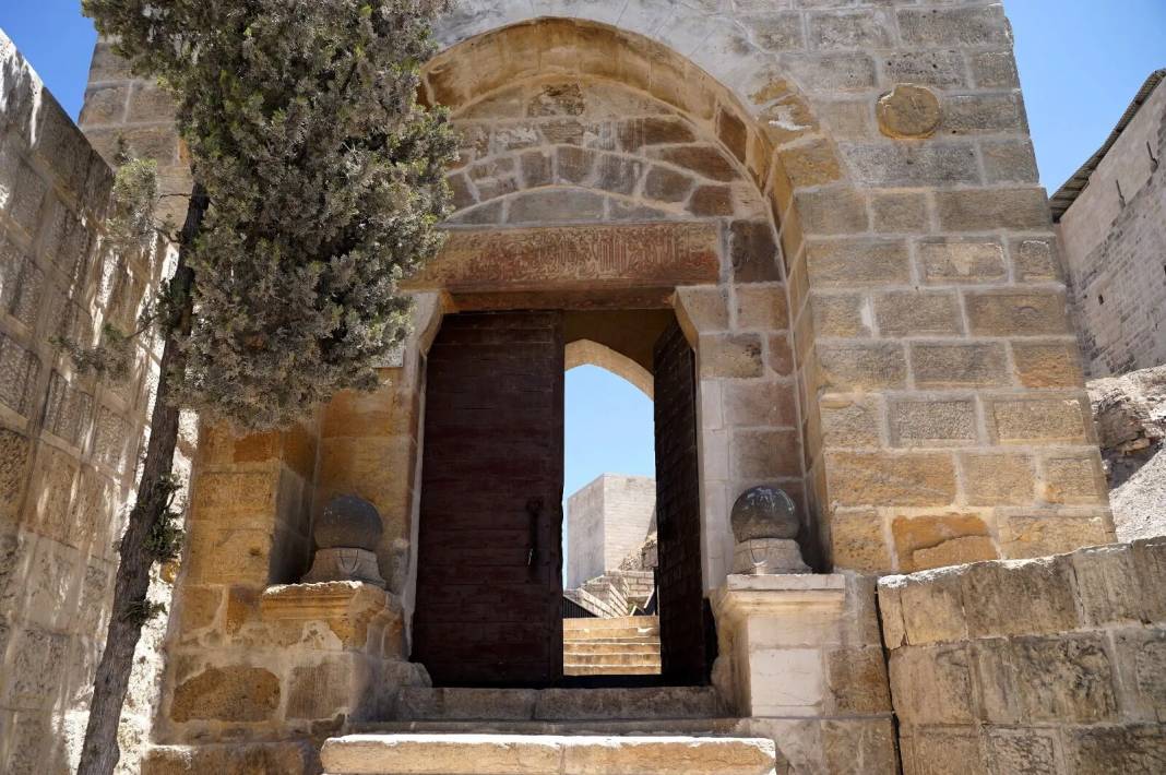 Gaziantep’in Zirvesindeki Sessiz Tanık: Gaziantep Kalesi’nin Tarihi ve Efsaneleri 3