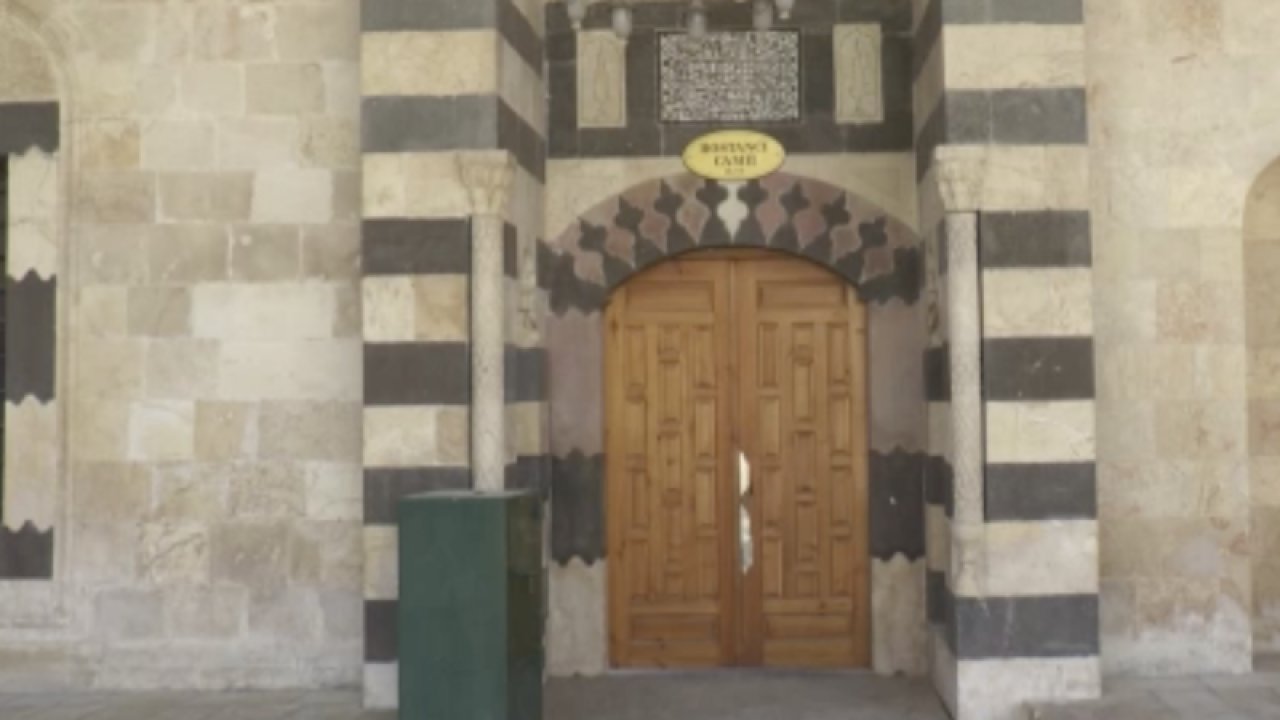 Depremler sonrası Gaziantep’te bin 600 yıllık Bostancı caminin terazisi kaydı