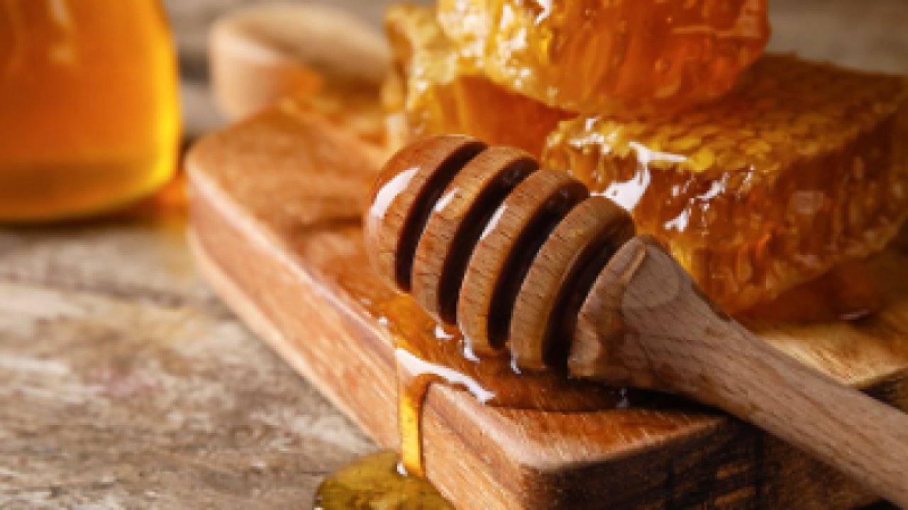 Balda tuzağa düşmeyin: Sağlığınız için her zaman hakikisini seçin! “Sahte bal nasıl anlaşılır?” İşte püf noktaları