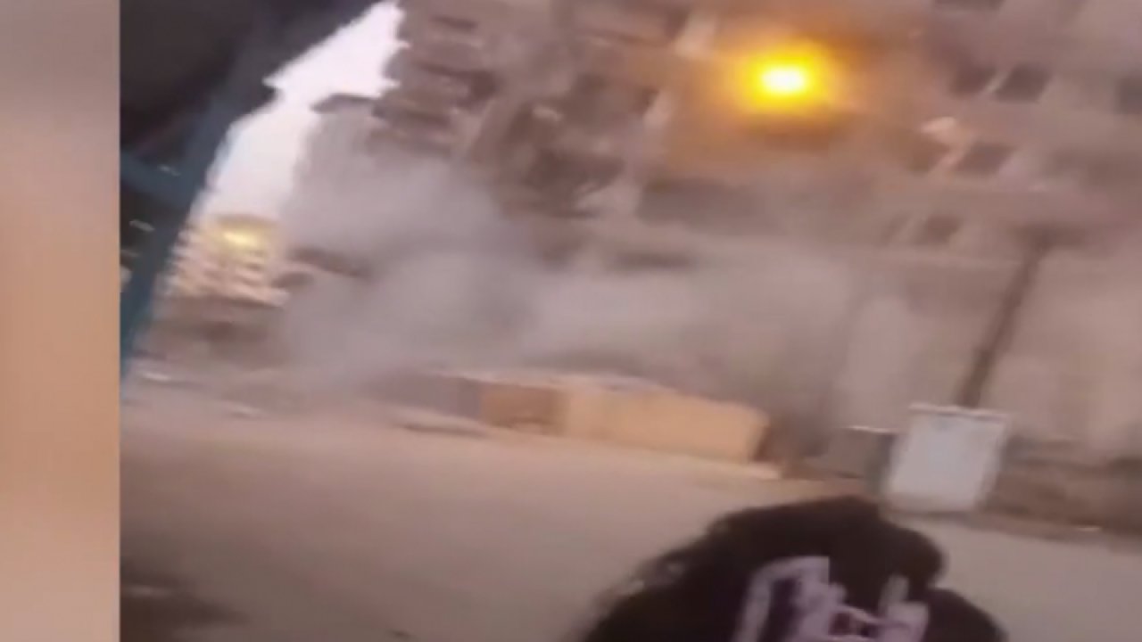 Gaziantep'te Ağır Hasarlı 7 katlı bina çöktü! Ortalık Toz Duman Oldu