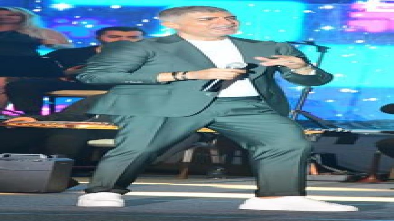 Özcan Deniz ve Samar Dadgar'dan Sevindiren Haber: Bebek Yolda!