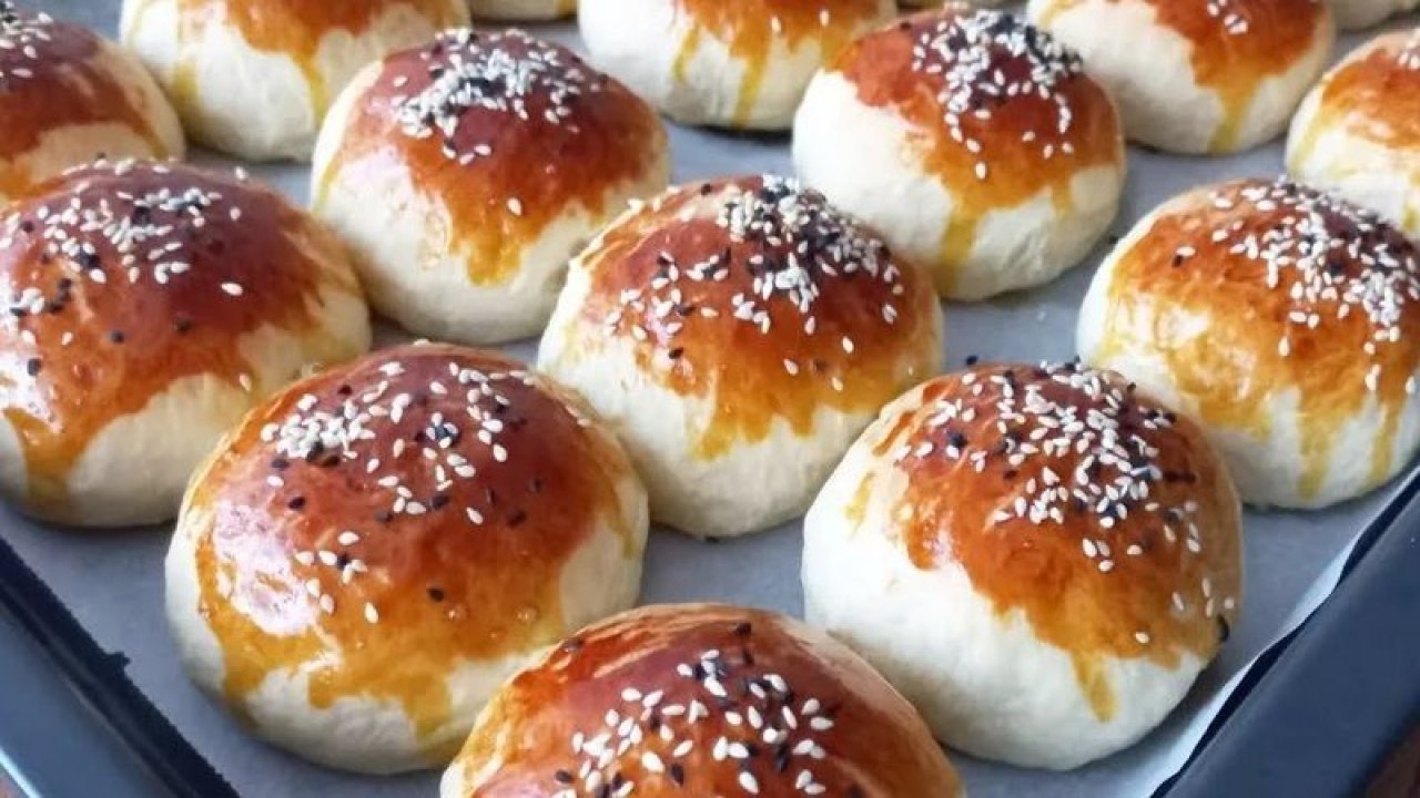 Kadife gibi yumuşacık oluyor! Bayatlamayan poğaçanın tek sırrıymış.