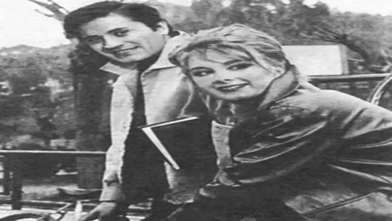 Cüneyt Arkın'ın Eski Eşi Dr. Güler Mocan Kitapla Geliyor ve Sessizliğini Bozuyor!