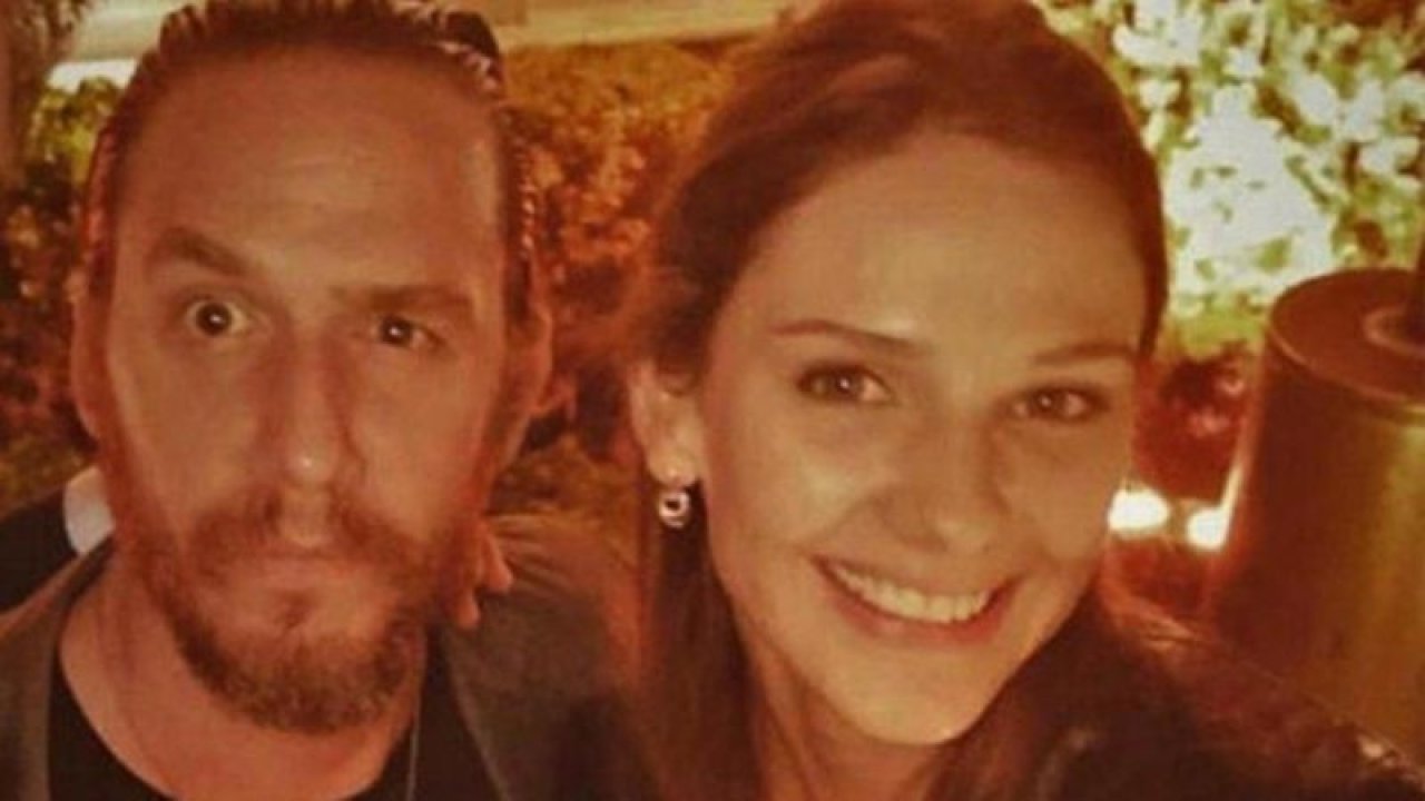 Ünlüler Doğa ile Baş Başa: Esra Sönmezer'den Karavanla Yolculuk!