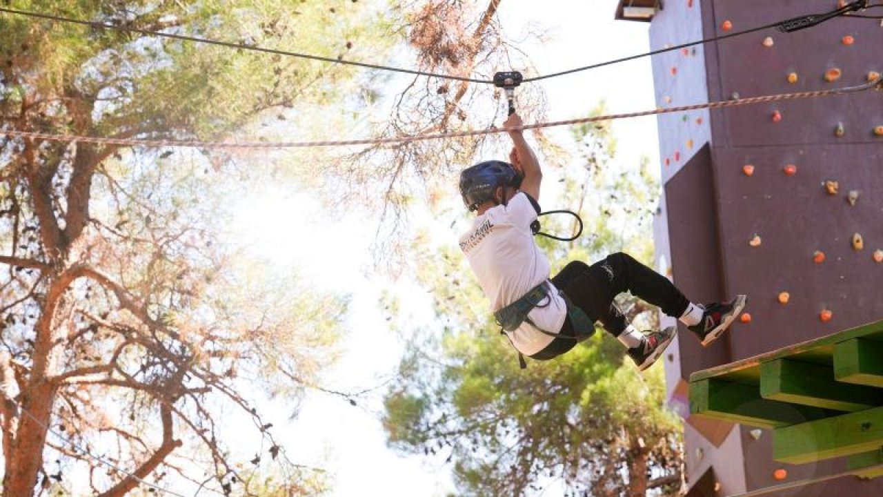 Şehitkamil'in macera parkurlarında öğrenciler eğlenceli ve adrenalin dolu anlar yaşadılar